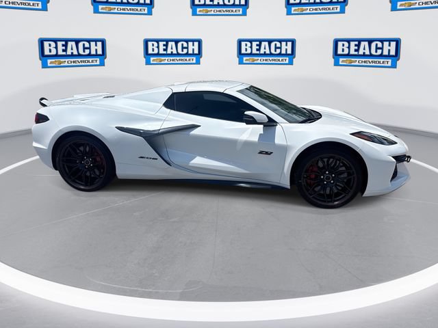 Used 2023 Chevrolet Corvette Z06 RWD image 9