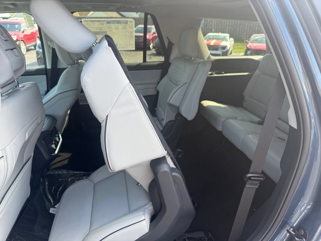 New 2027 Ford Expedition Platinum w/ Platinum Ultimate Package AWD/4WD image 38
