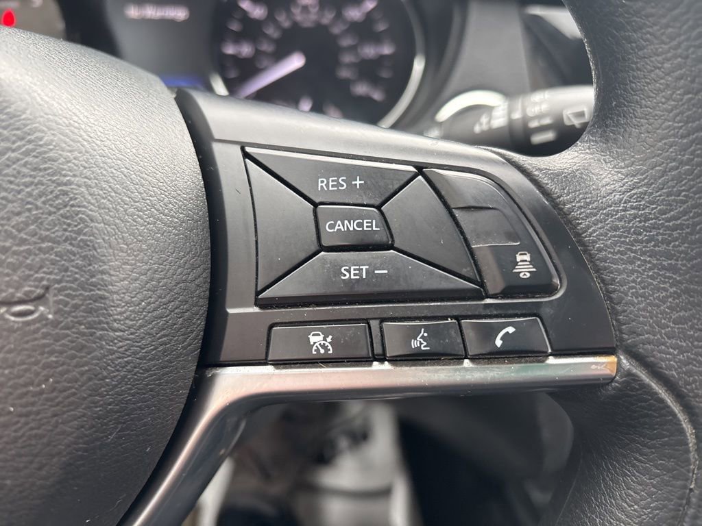 Used 2020 Nissan Rogue SV image 19