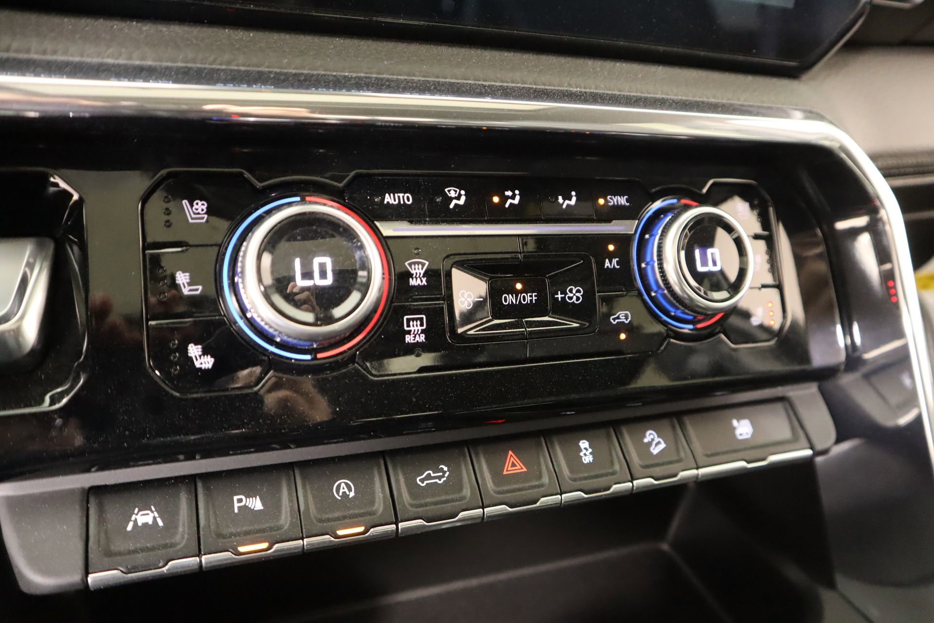 Used 2024 GMC Sierra 1500 Denali w/ Denali Reserve Package image 6