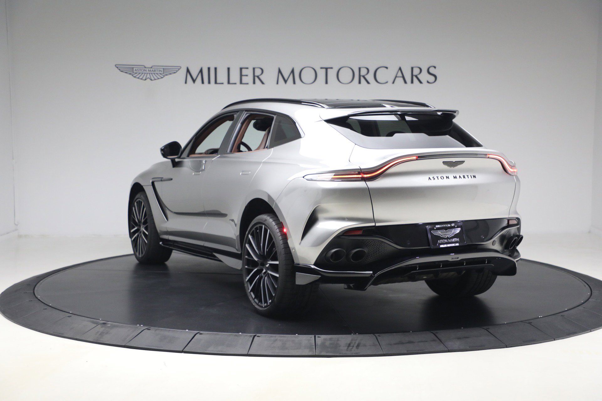 Used 2023 Aston Martin DBX 707 image 5