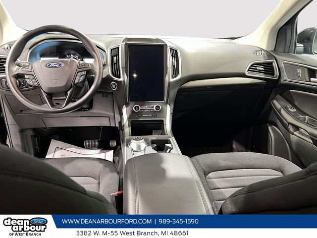 Used 2024 Ford Edge SE w/ Black Appearance Package image 39
