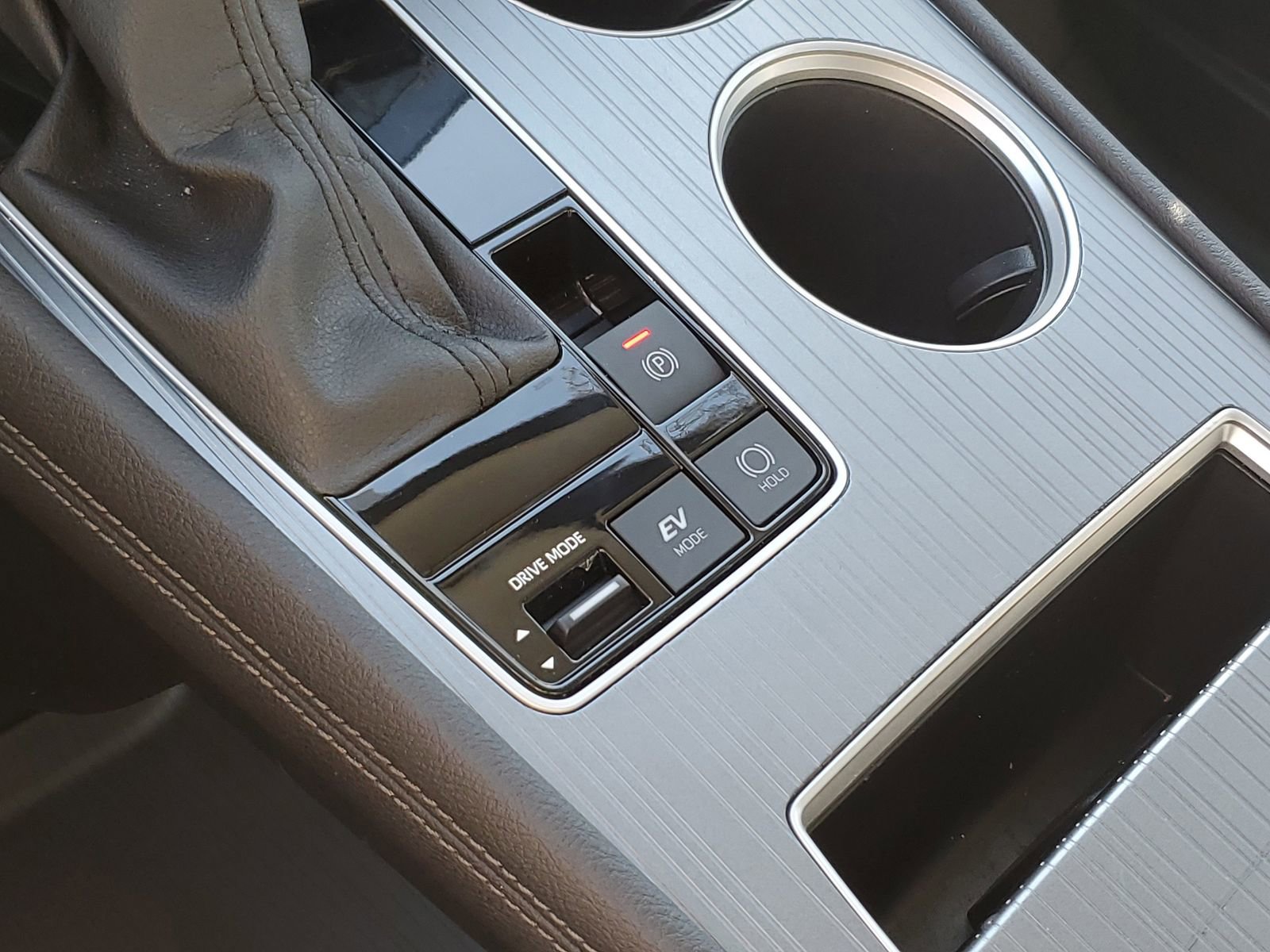 Certified 2025 Toyota Sienna LE image 32