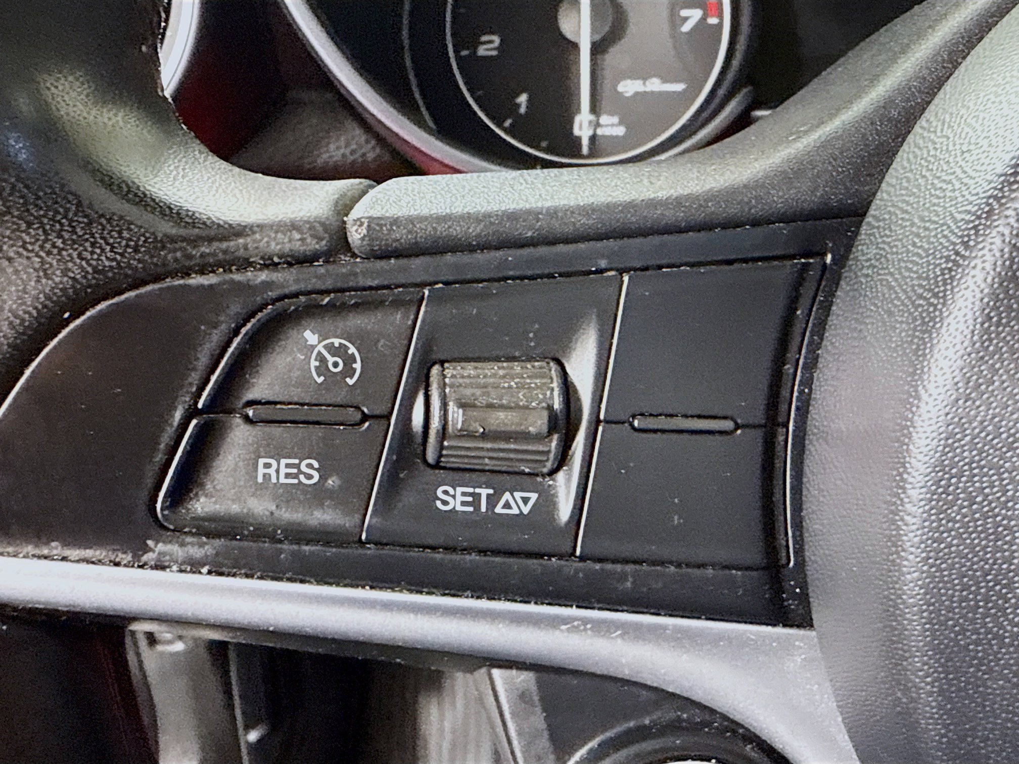 Used 2017 Alfa Romeo Giulia Base image 14