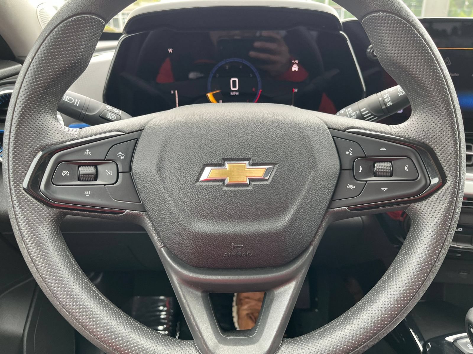 Used 2025 Chevrolet Trax LT FWD image 28