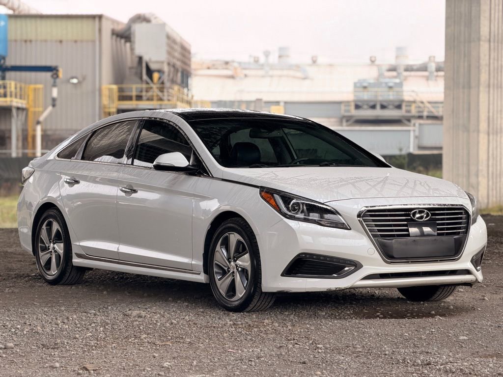 Used 2017 Hyundai Sonata Limited w/ Ultimate Package 02 image 2