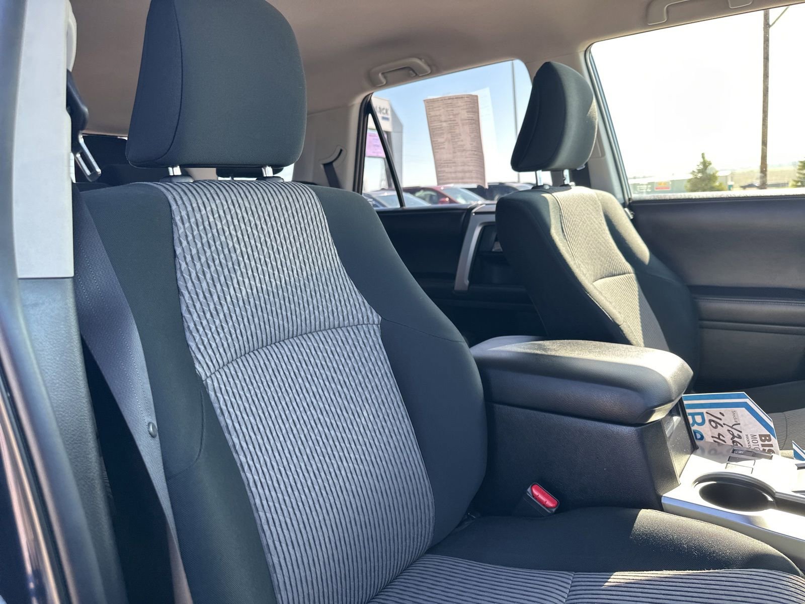 Used 2016 Toyota 4Runner SR5 AWD/4WD image 38