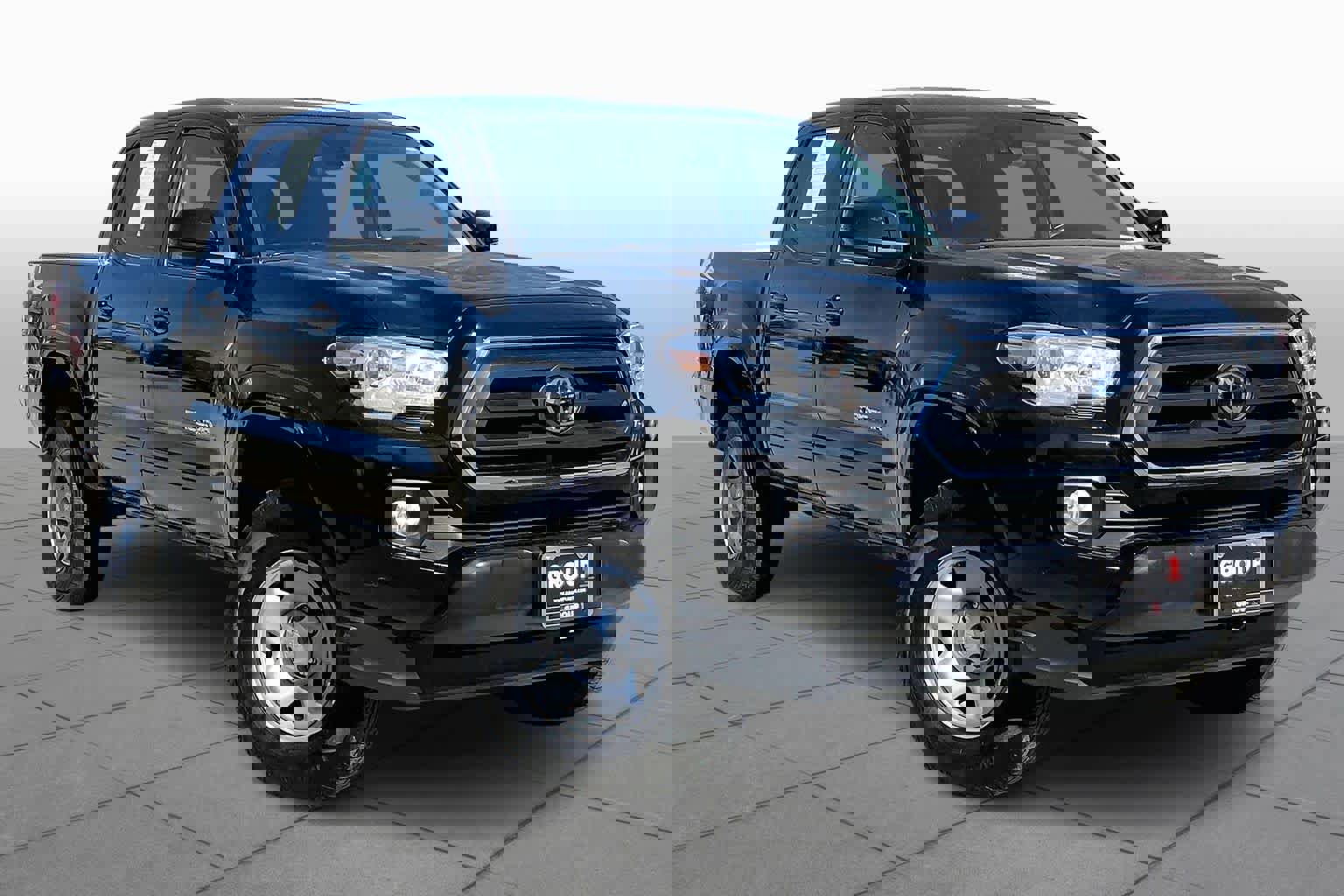 Used 2023 Toyota Tacoma SR5 image 3