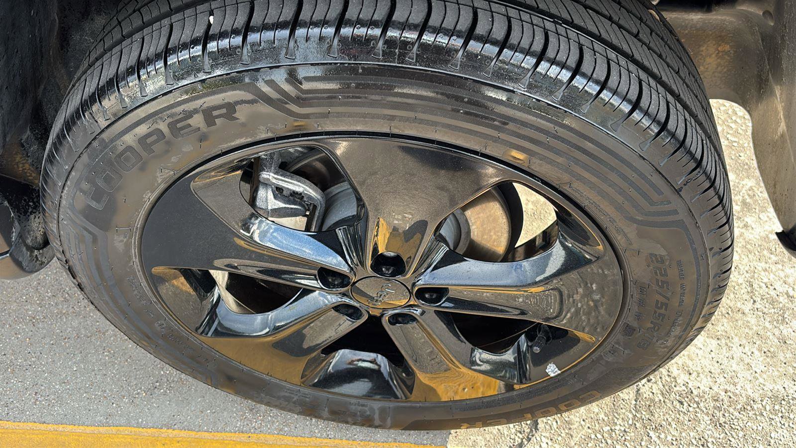 Used 2021 Jeep Compass Altitude w/ Sun and Sound Group image 11