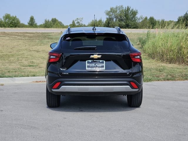 Used 2026 Chevrolet Trax LT FWD image 6