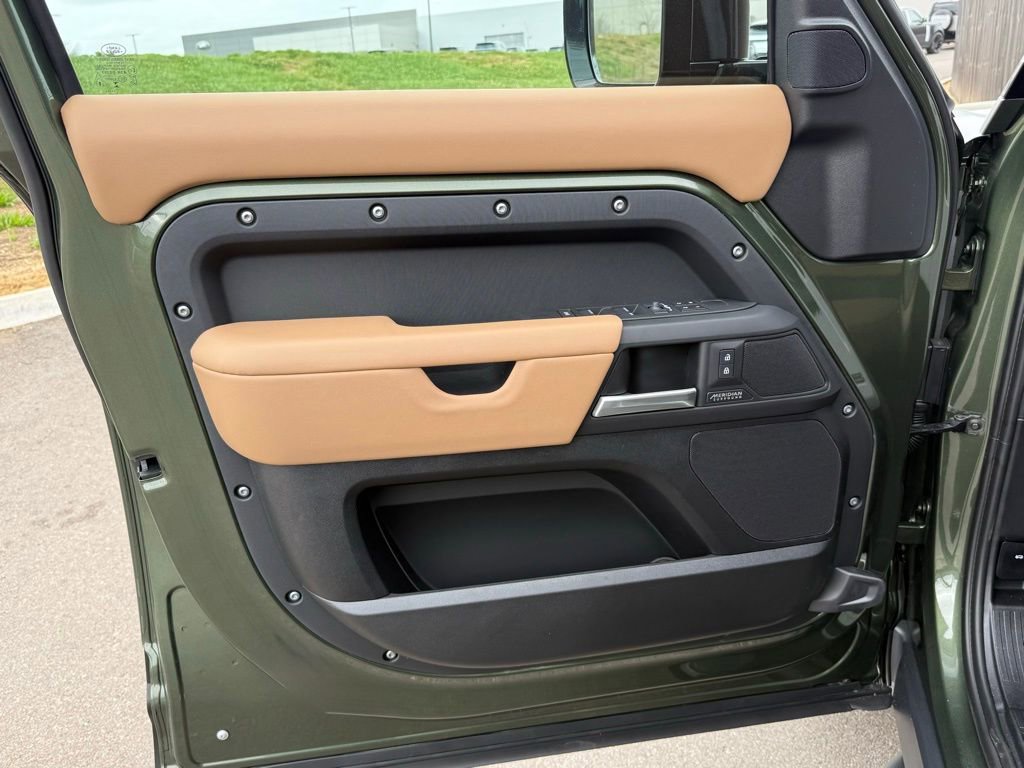 New 2026 Land Rover Defender 110 X-Dynamic SE image 16