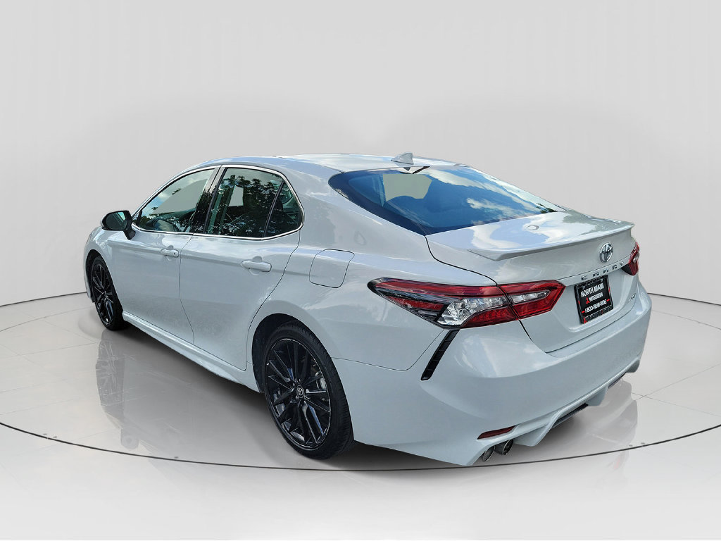 Used 2024 Toyota Camry XSE FWD image 5