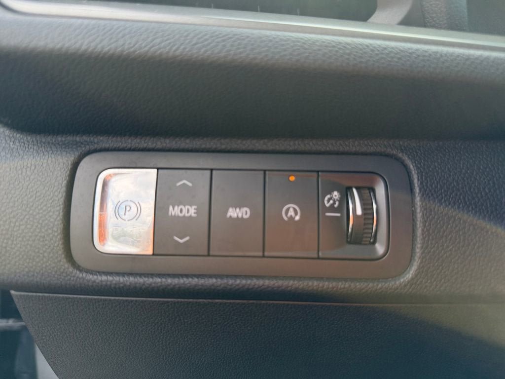 Used 2025 Chevrolet Traverse LT w/ Sun and Wheel Package AWD/4WD image 20