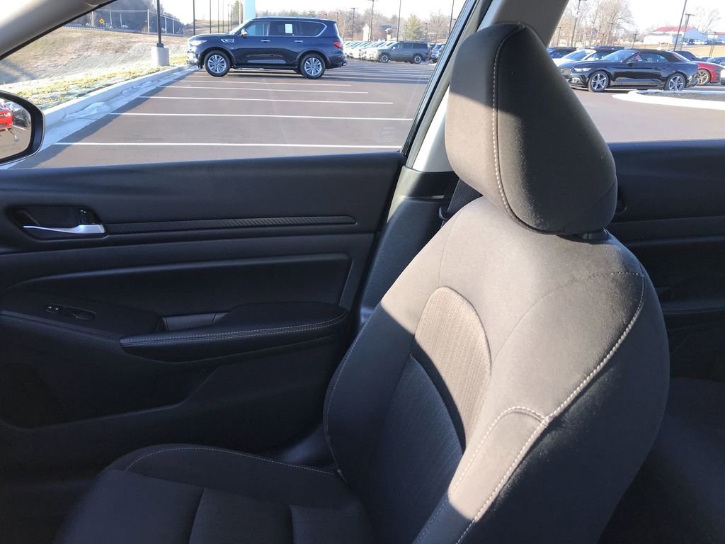 Used 2024 Nissan Altima 2.5 SV FWD image 22