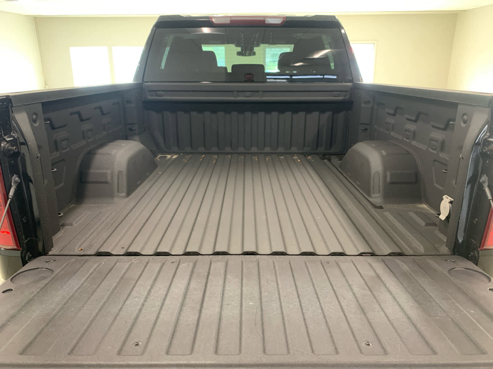 Used 2023 Chevrolet Silverado 1500 Custom w/ Rally Edition AWD/4WD image 10