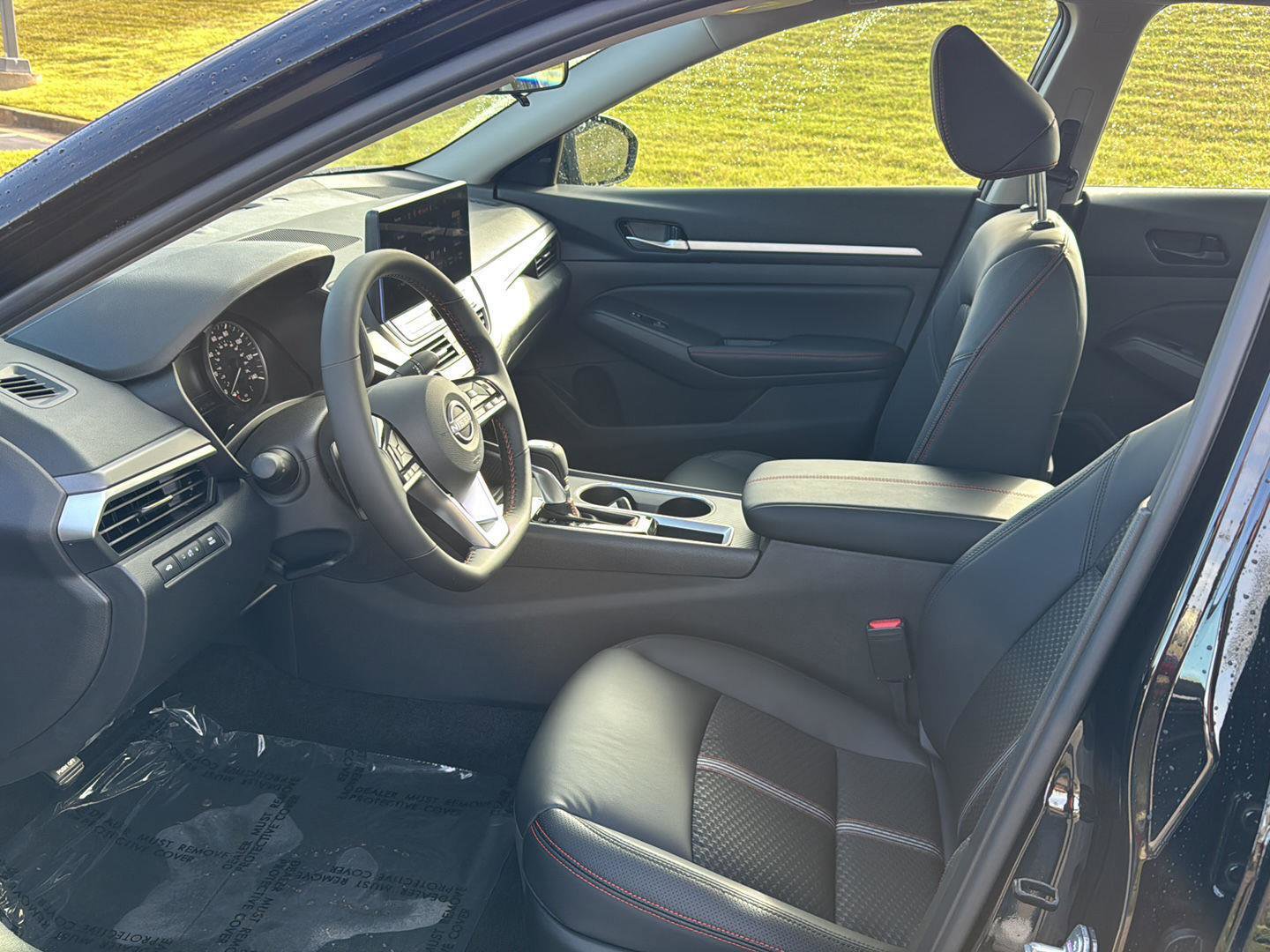 New 2026 Nissan Altima 2.5 SR w/ SR Midnight Edition Package image 8