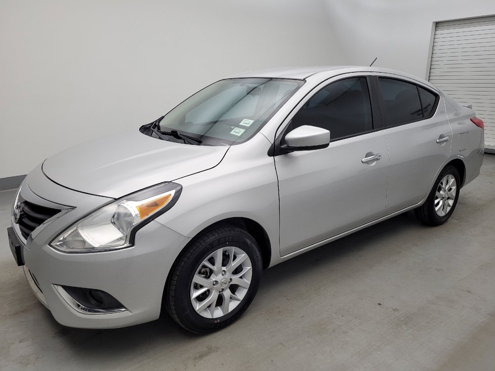 Used 2018 Nissan Versa SV w/ SV Special Edition FWD image 2