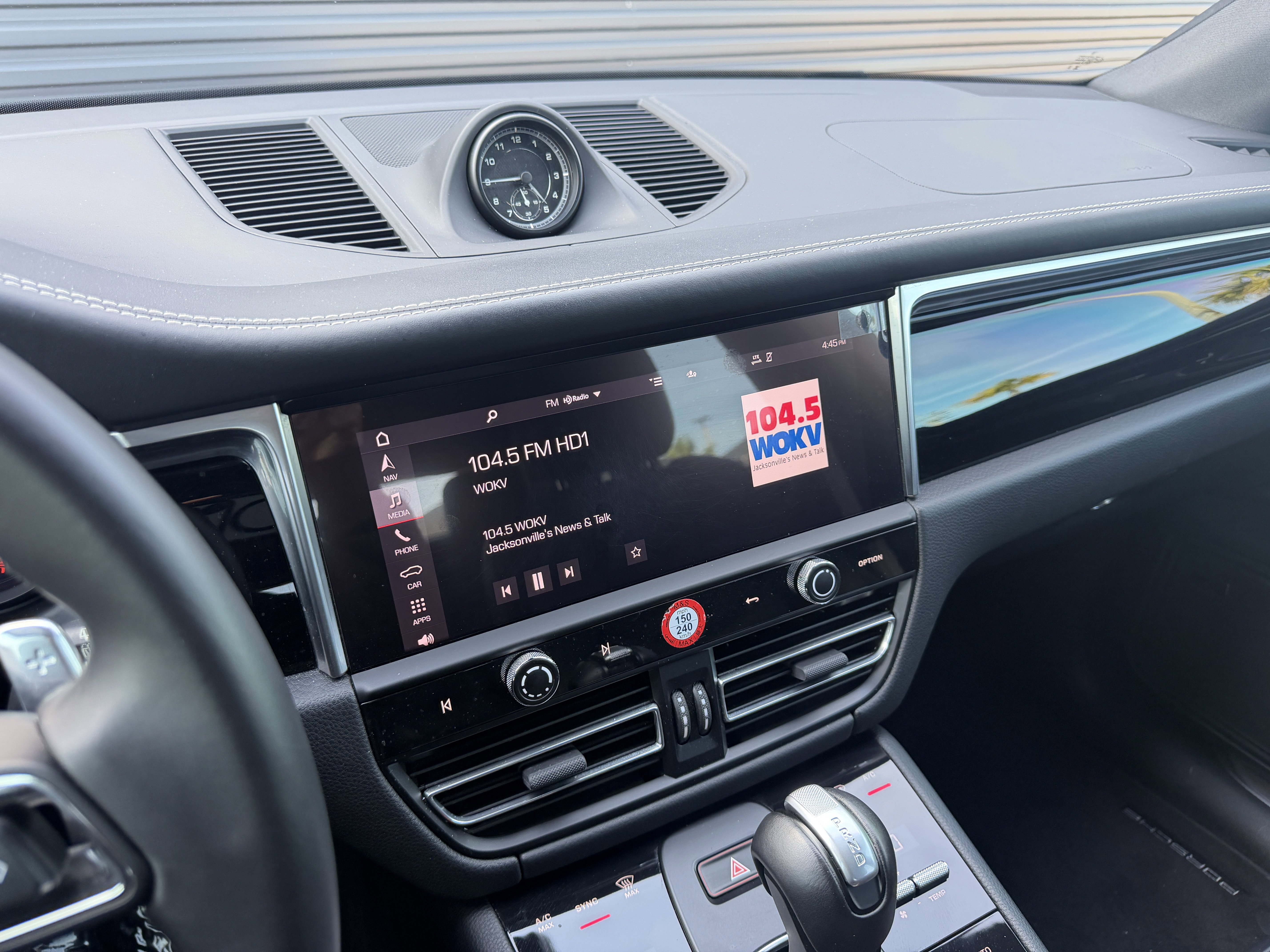 Certified 2024 Porsche Macan S image 26