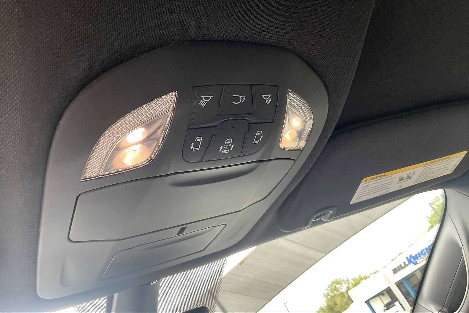 Certified 2025 Chrysler Voyager LX image 30