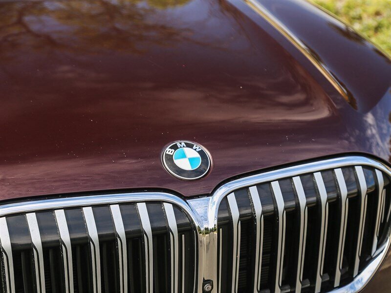 Used 2020 BMW 750i xDrive w/ Executive Package image 12