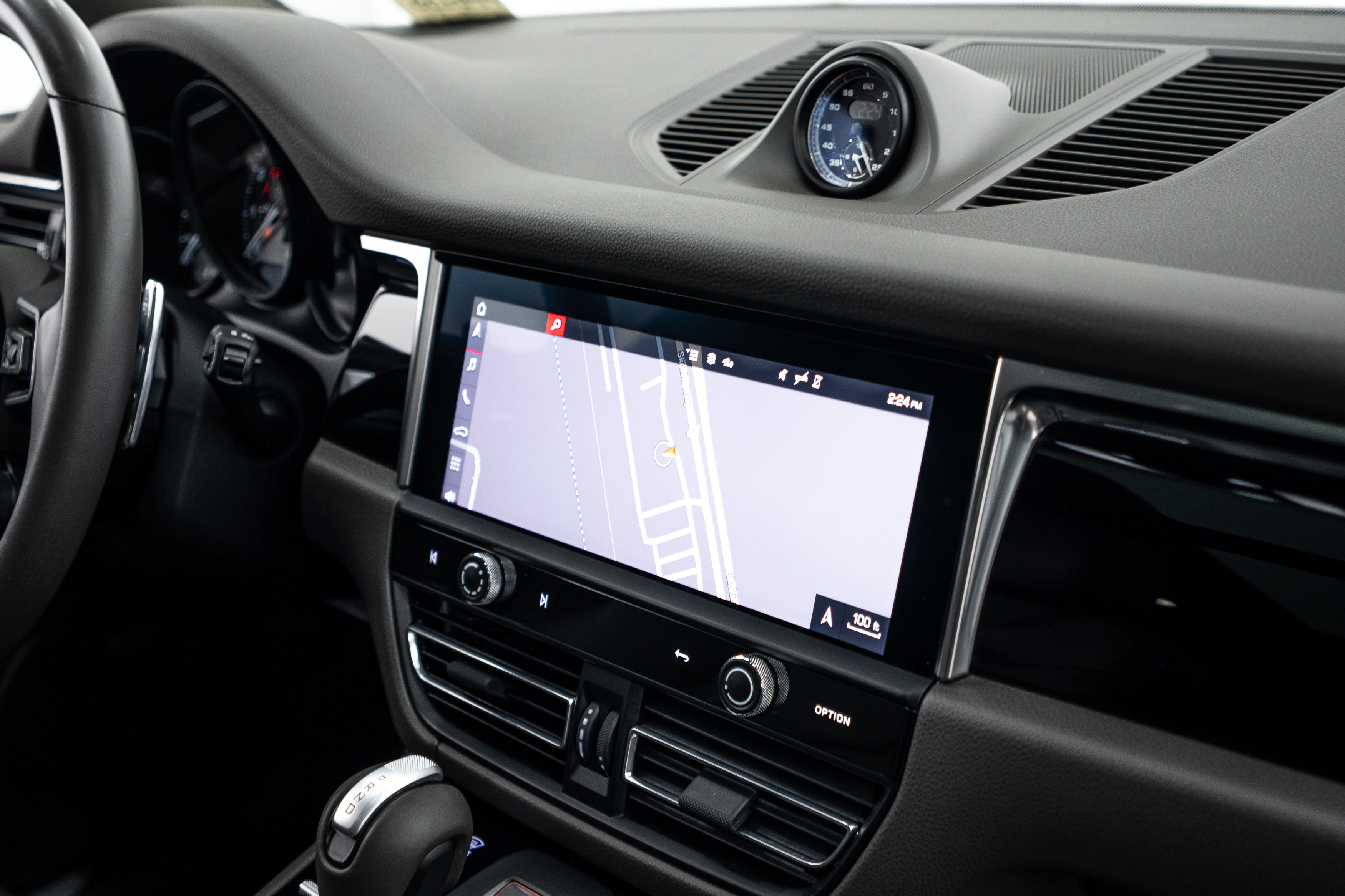 Certified 2024 Porsche Macan S AWD/4WD image 15