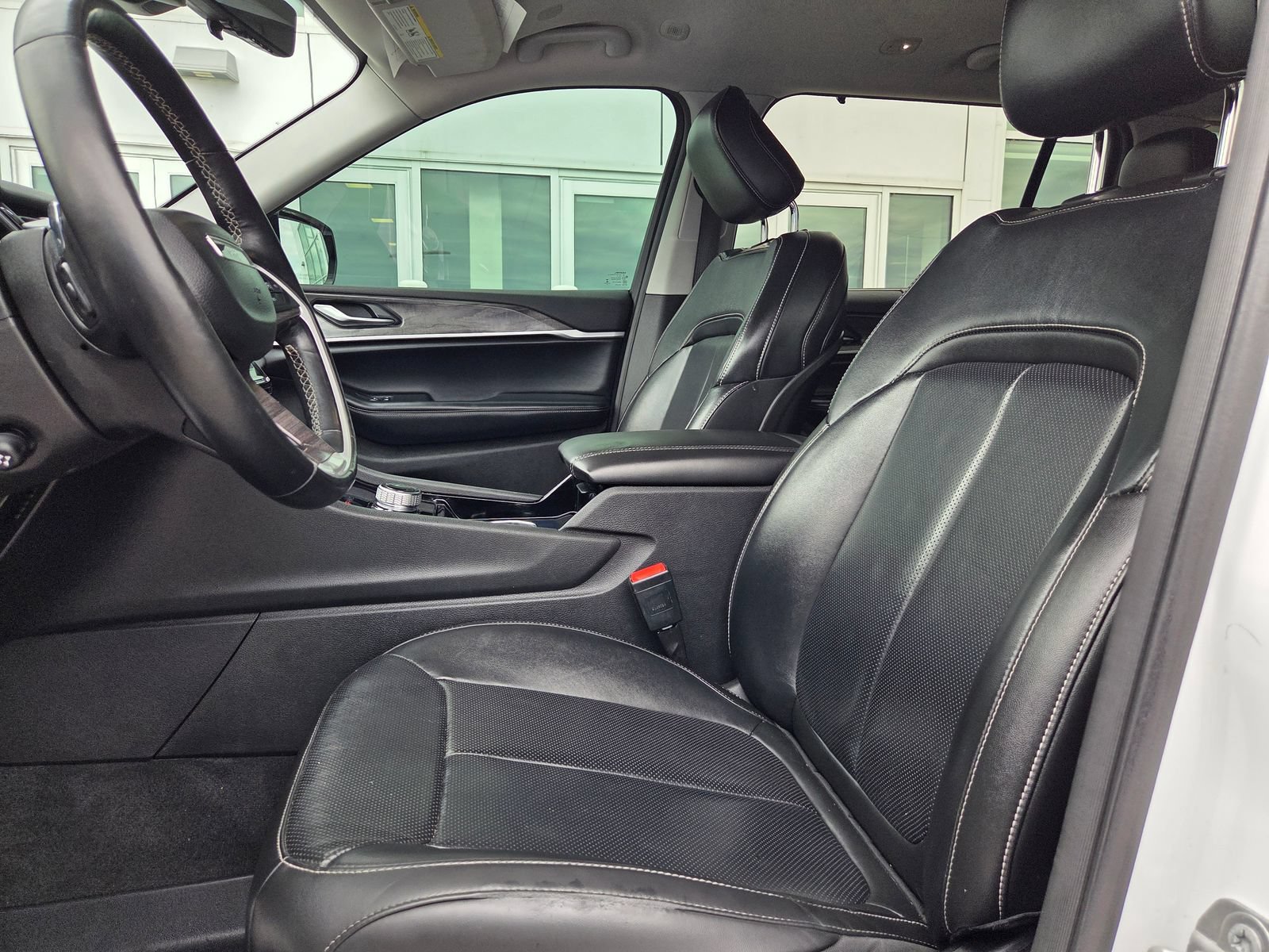 Used 2022 Jeep Grand Cherokee L Limited w/ Luxury Tech Group II AWD/4WD image 18