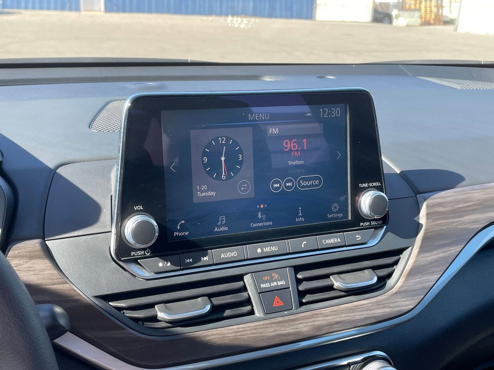 Used 2025 Nissan Altima 2.5 SV image 21