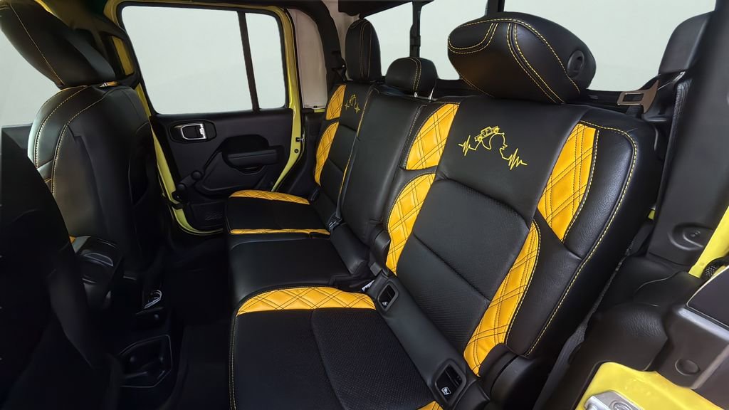 Used 2023 Jeep Gladiator Sport image 19