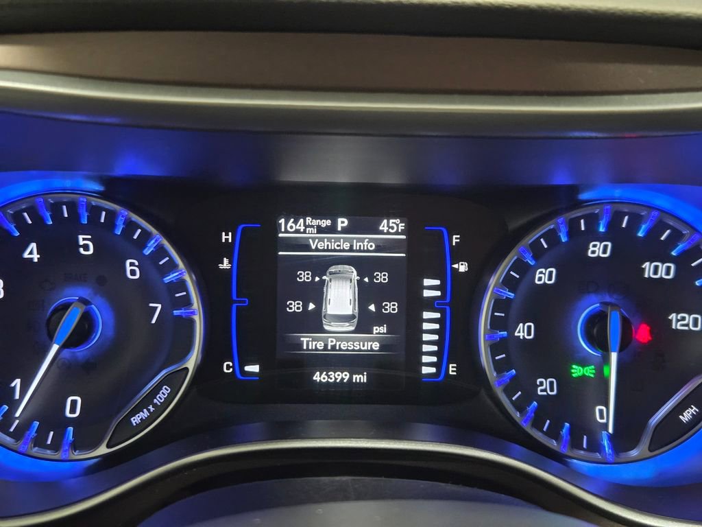 Certified 2023 Chrysler Voyager LX image 25