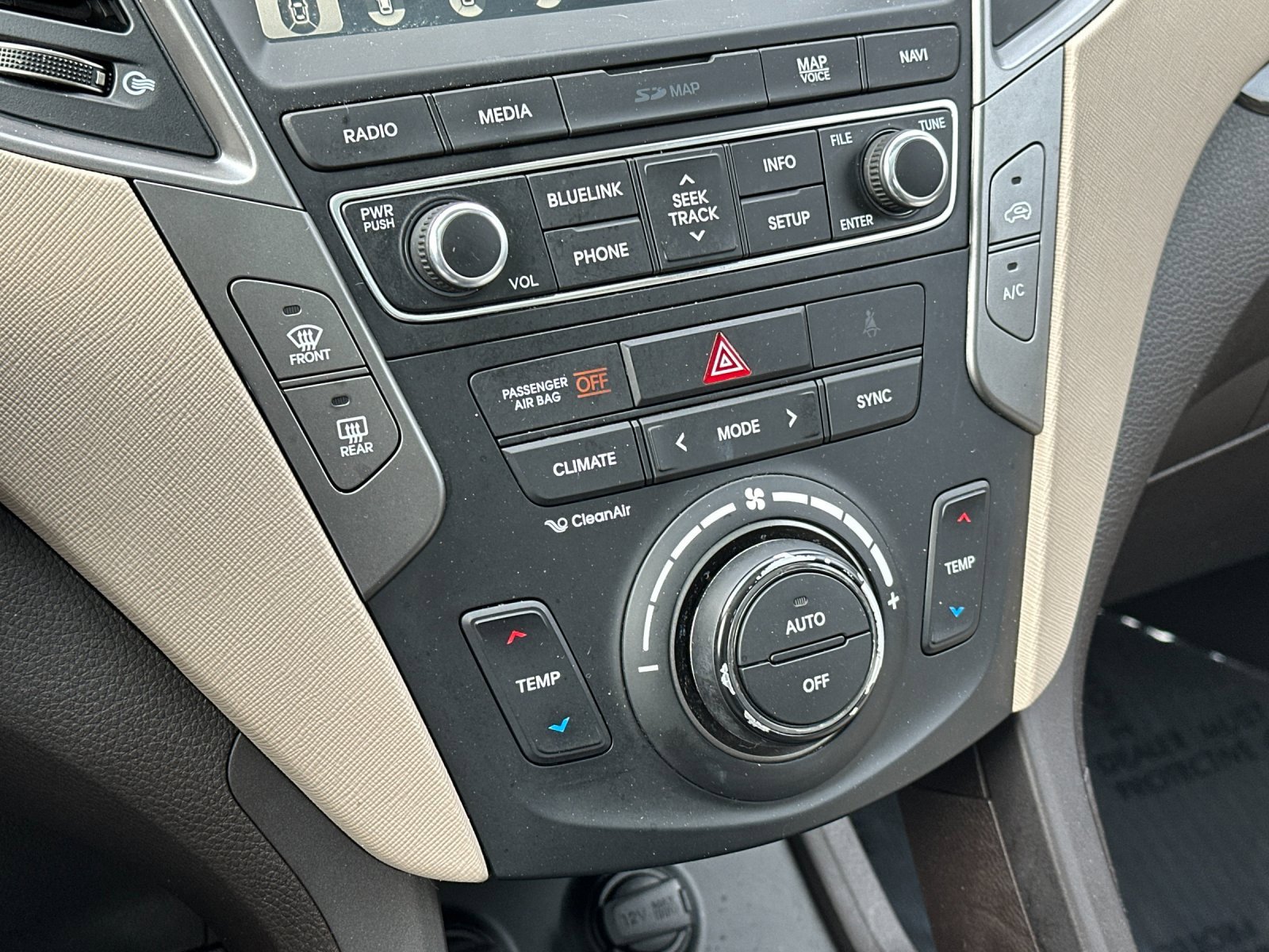 Used 2017 Hyundai Santa Fe Sport w/ 2.4L Tech Package 04 image 21