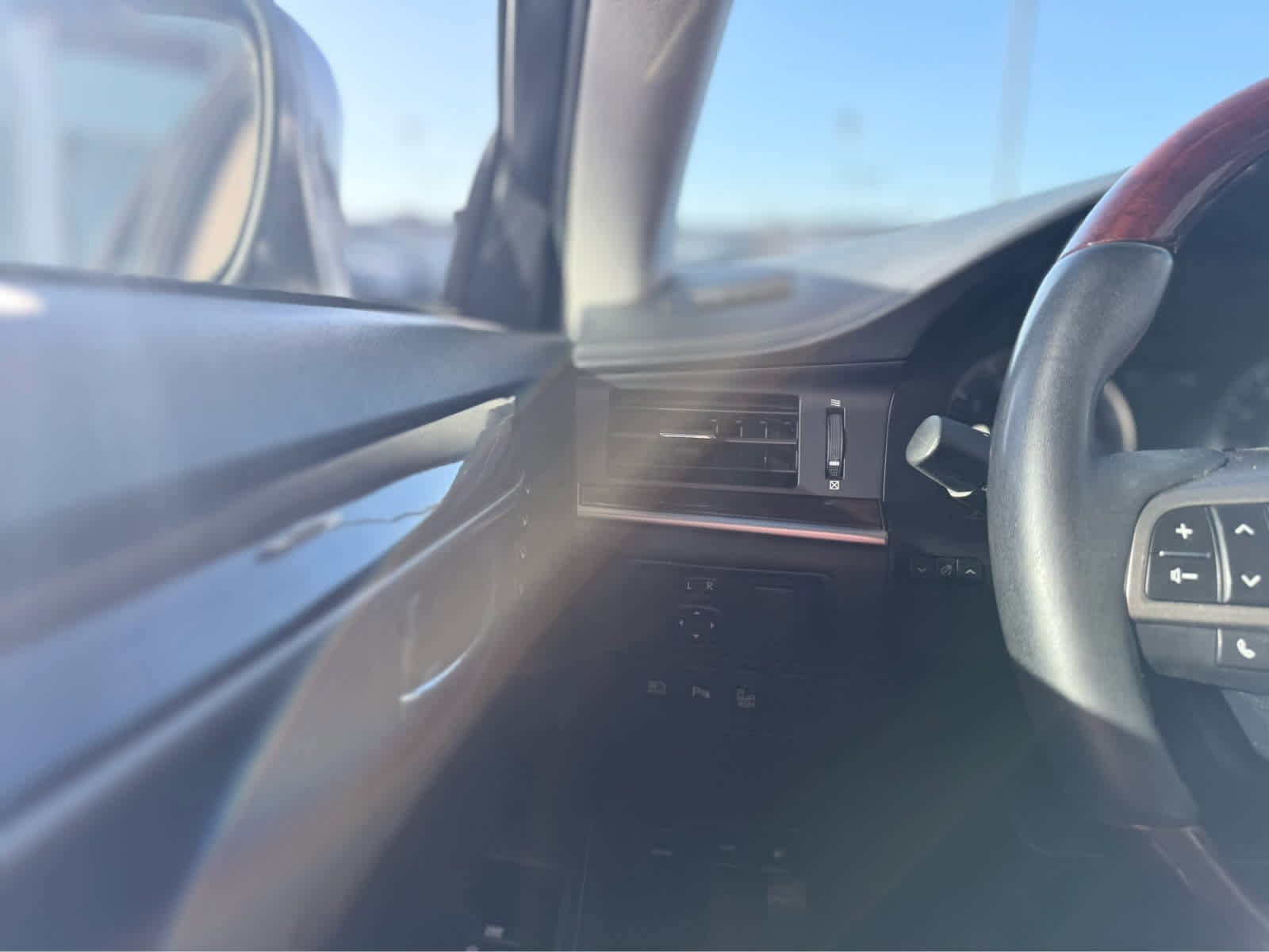 Used 2016 Lexus ES 350 w/ Navigation System Package image 15