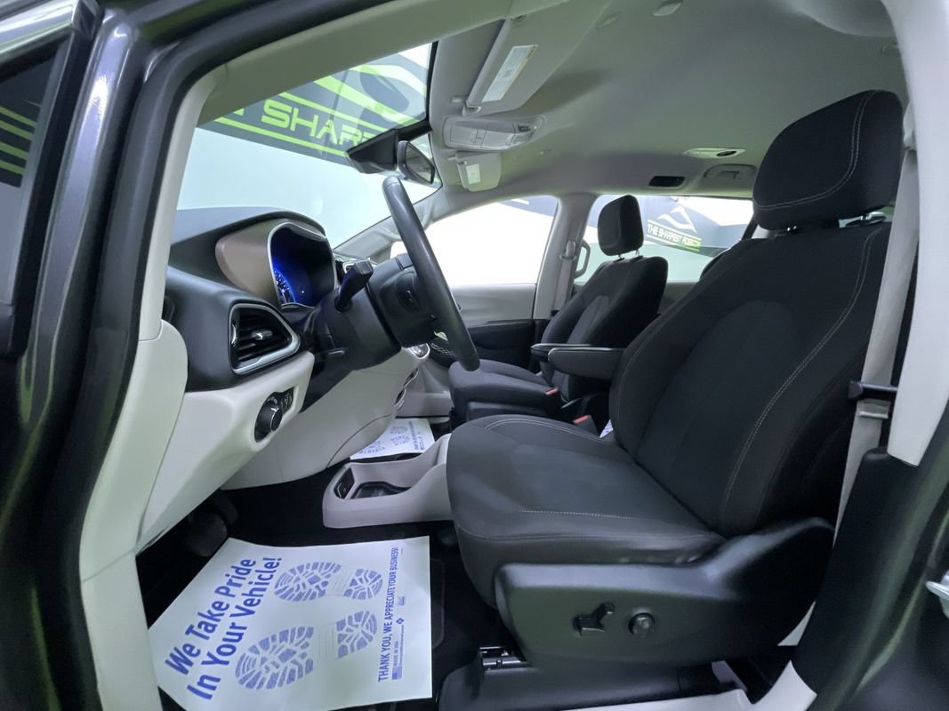 Used 2023 Chrysler Voyager LX FWD image 16