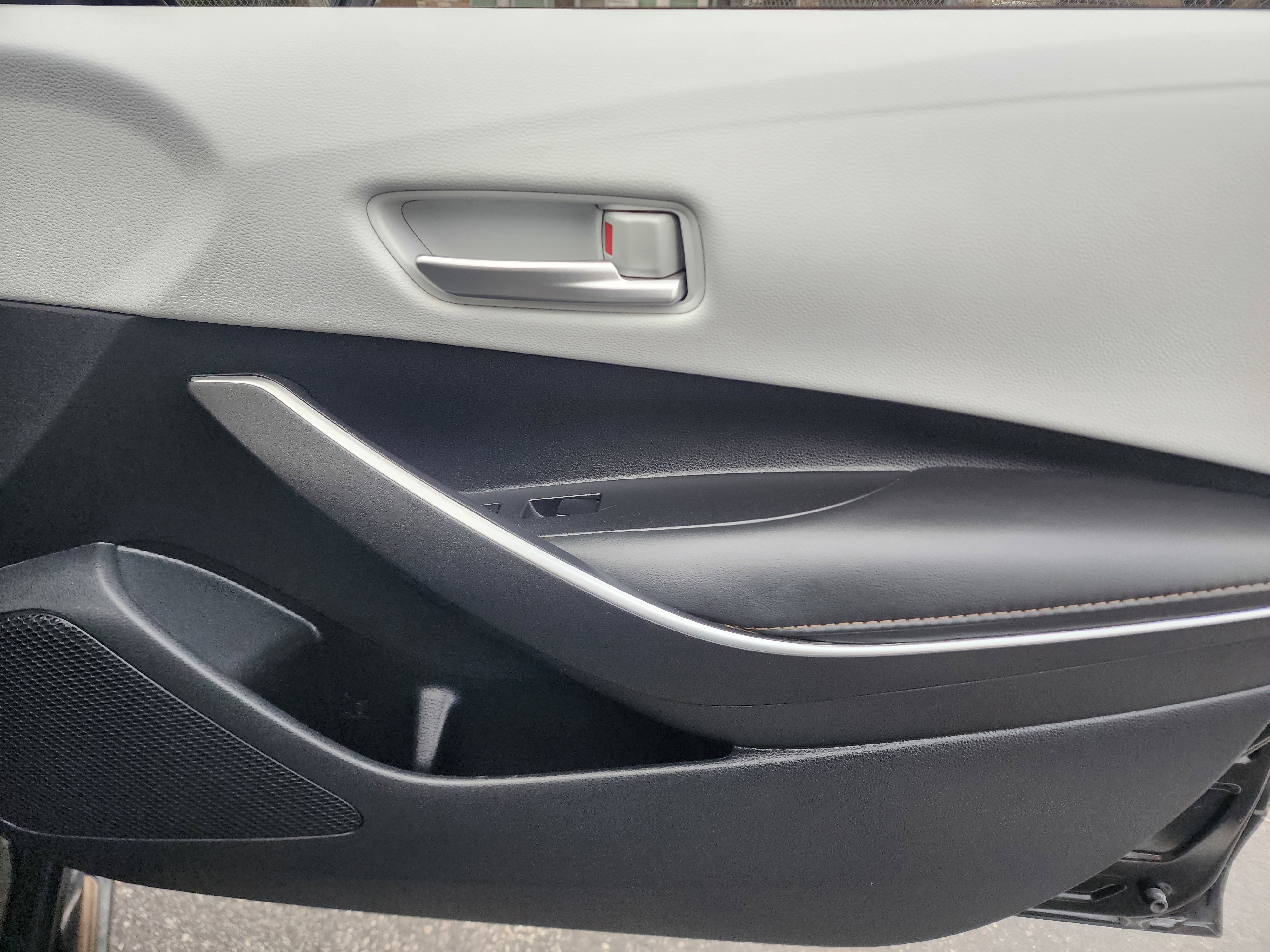 Used 2022 Toyota Corolla SE FWD image 12
