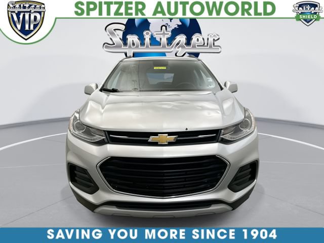 Used 2018 Chevrolet Trax LT w/ LT Convenience Package FWD image 4