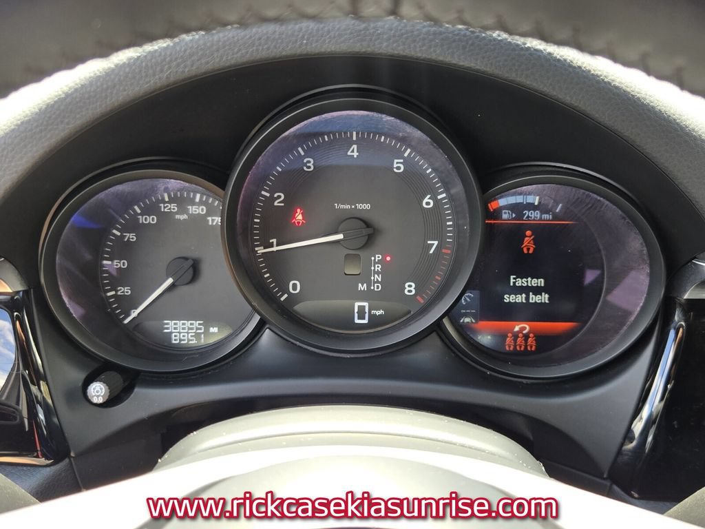 Used 2023 Porsche Macan Turbo AWD/4WD image 24