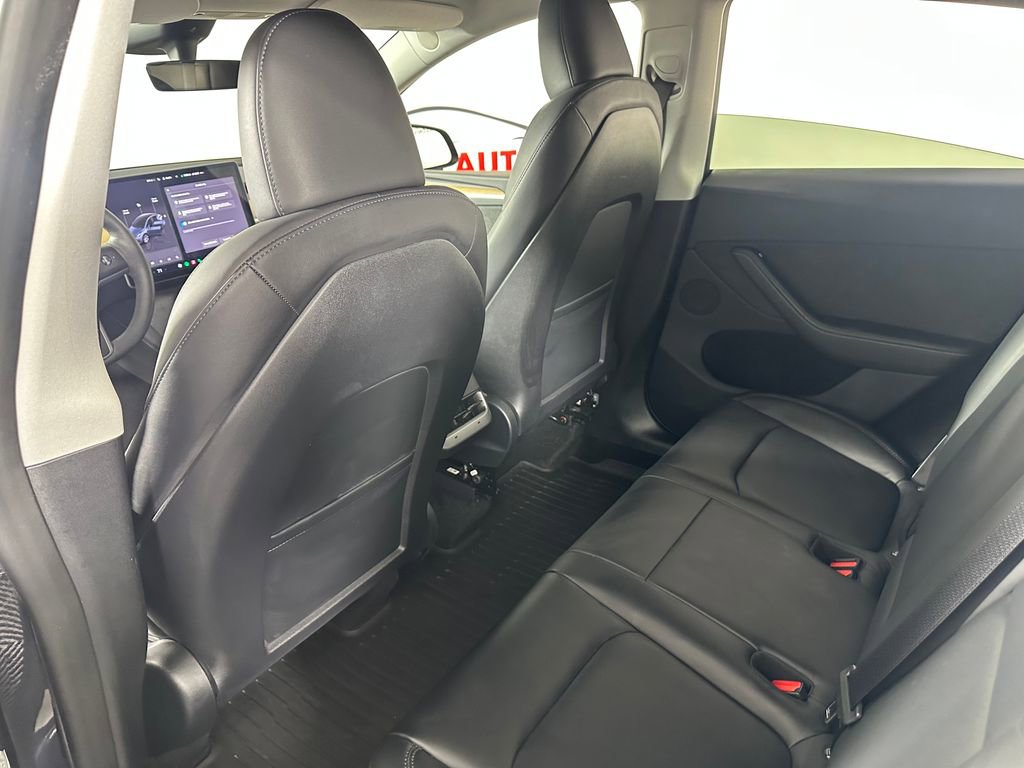 Used 2024 Tesla Model Y Long Range AWD/4WD image 24