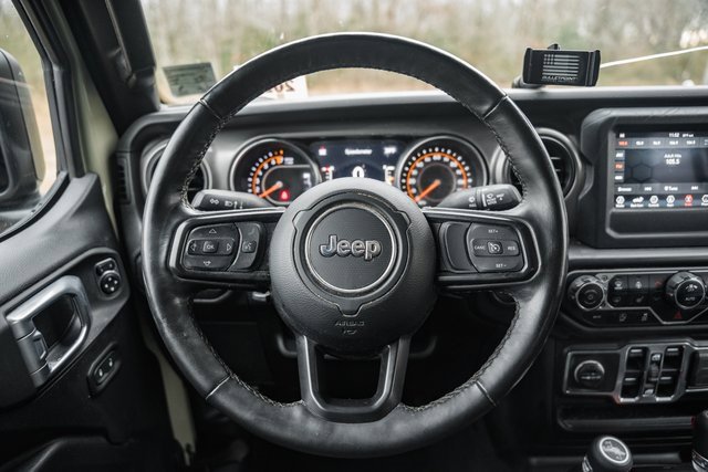 Used 2022 Jeep Gladiator Willys image 36
