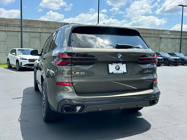 New 2026 BMW X5 xDrive40i w/ M Sport Package AWD/4WD image 3