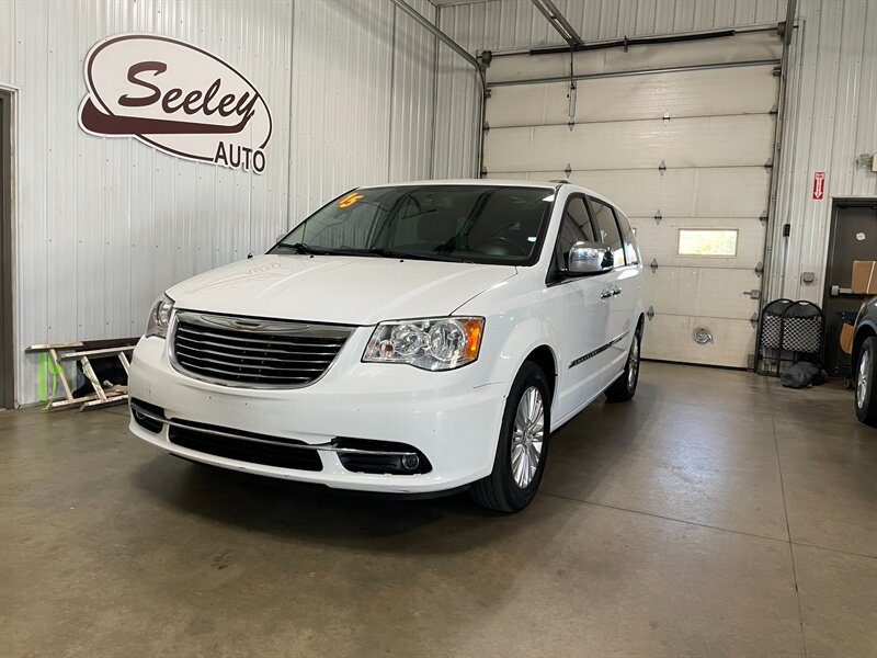 Used 2015 Chrysler Town & Country Touring-L w/ Driver Convenience Group FWD image 2