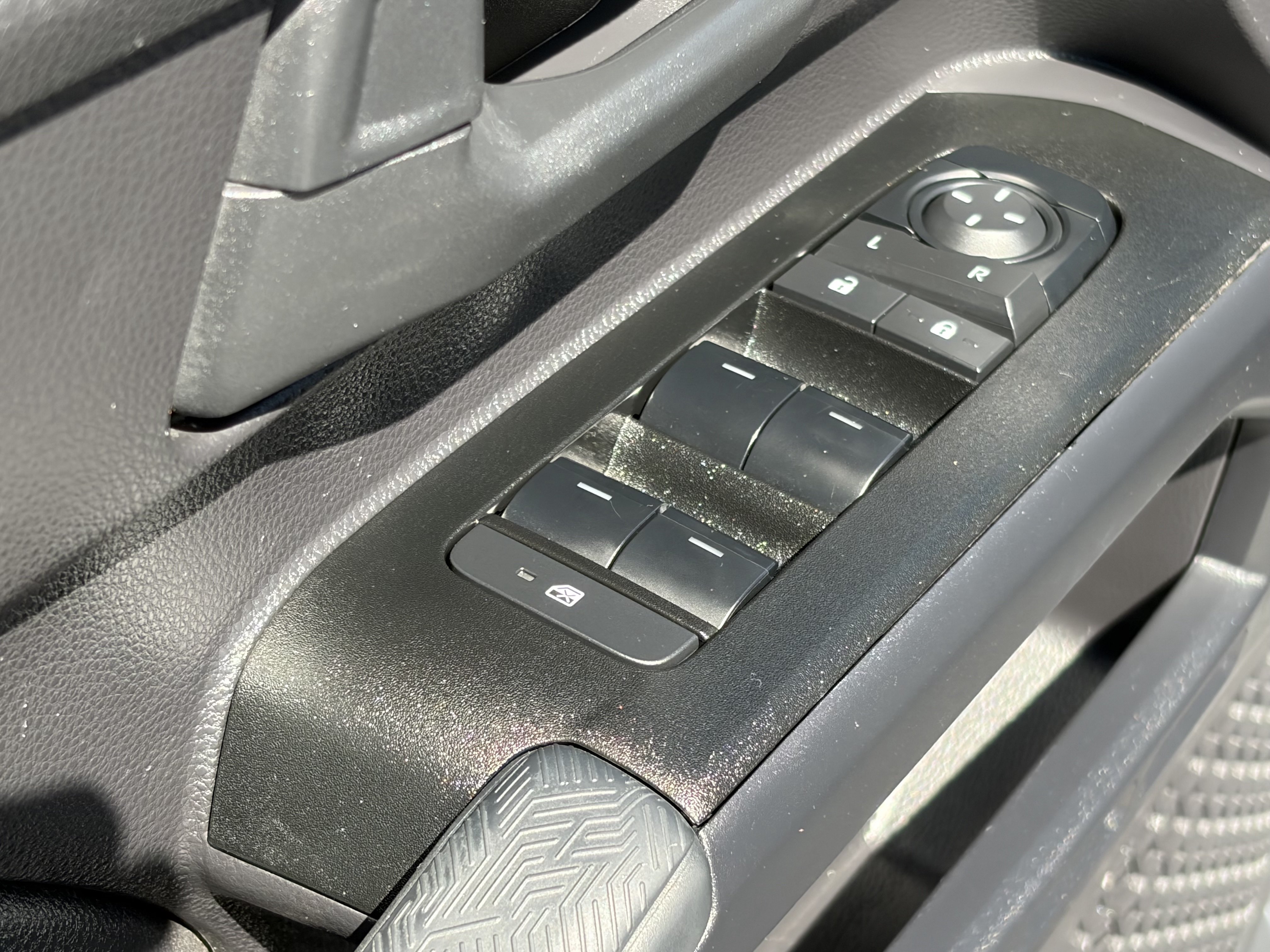 Certified 2025 Toyota 4Runner SR5 AWD/4WD image 30