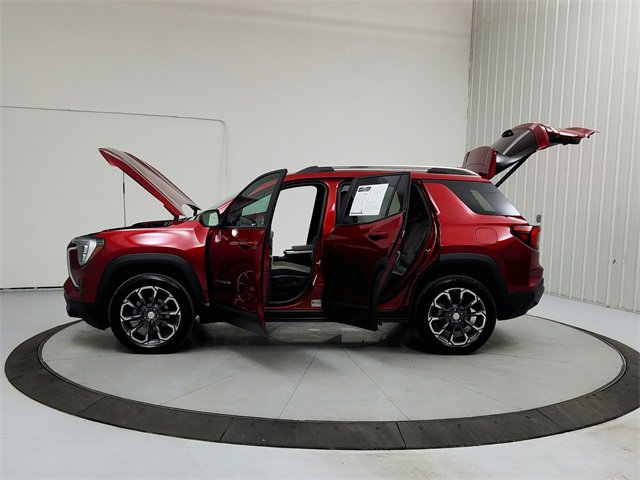 Used 2026 GMC Terrain Elevation w/ Elevation Premium Package image 12