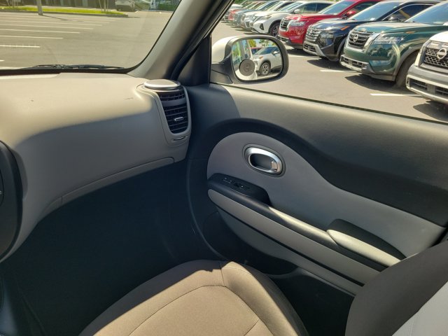 Used 2016 Kia Soul FWD image 13