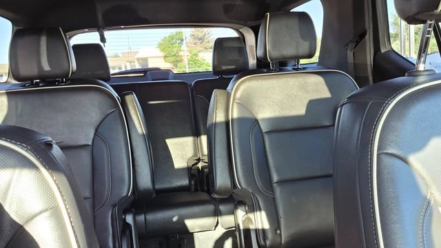 Used 2023 Chevrolet Traverse Premier AWD/4WD image 29
