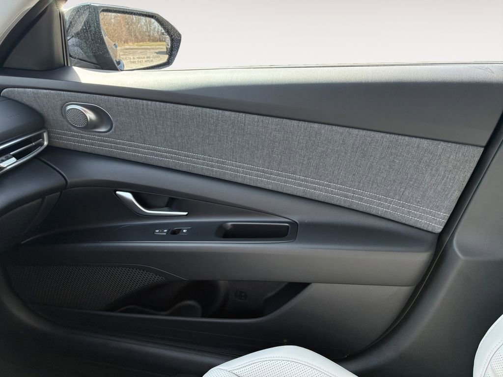 New 2026 Hyundai Elantra Limited image 28