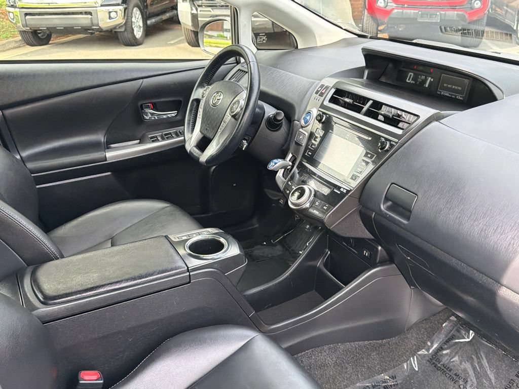 Used 2015 Toyota Prius V Five w/ Advanced Technology Package FWD image 10