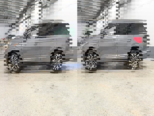 Used 2021 Lincoln Navigator Reserve w/ Luxury Package image 6