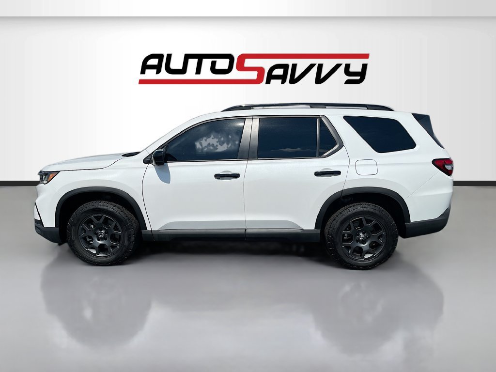 Used 2025 Honda Pilot TrailSport image 4