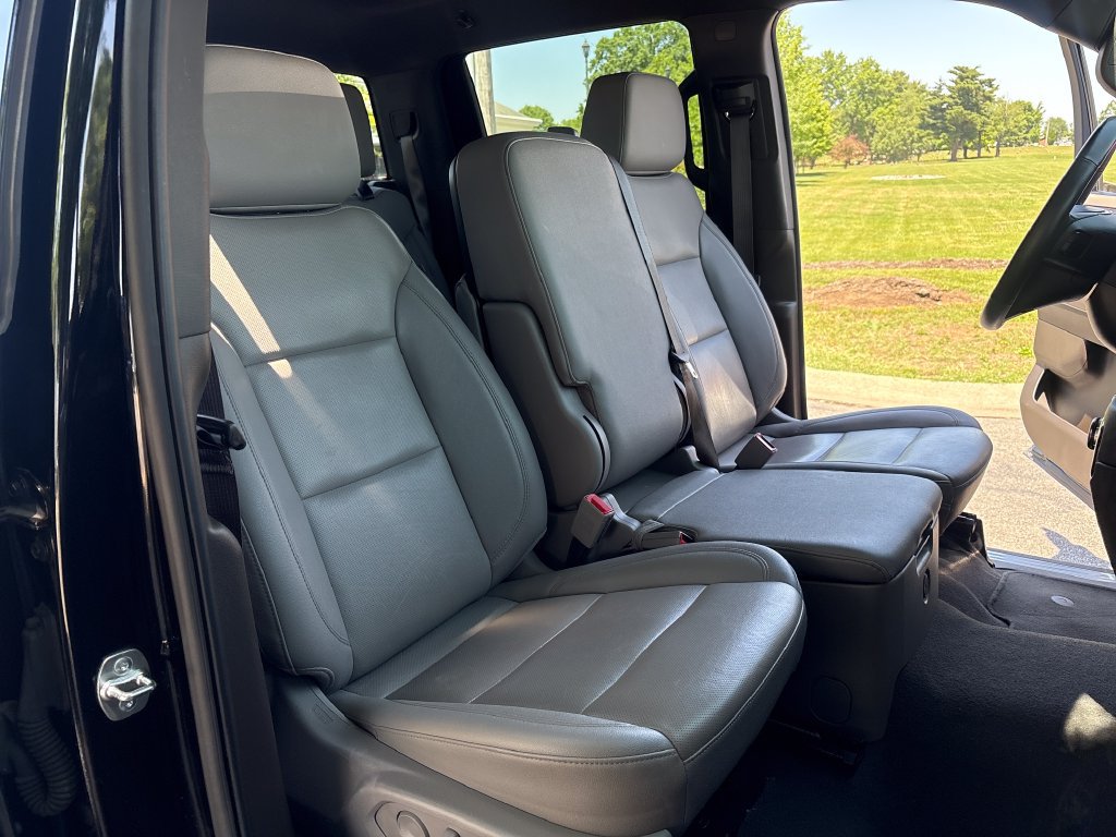 Certified 2025 GMC Sierra 1500 4x4 Crew Cab SLT image 42