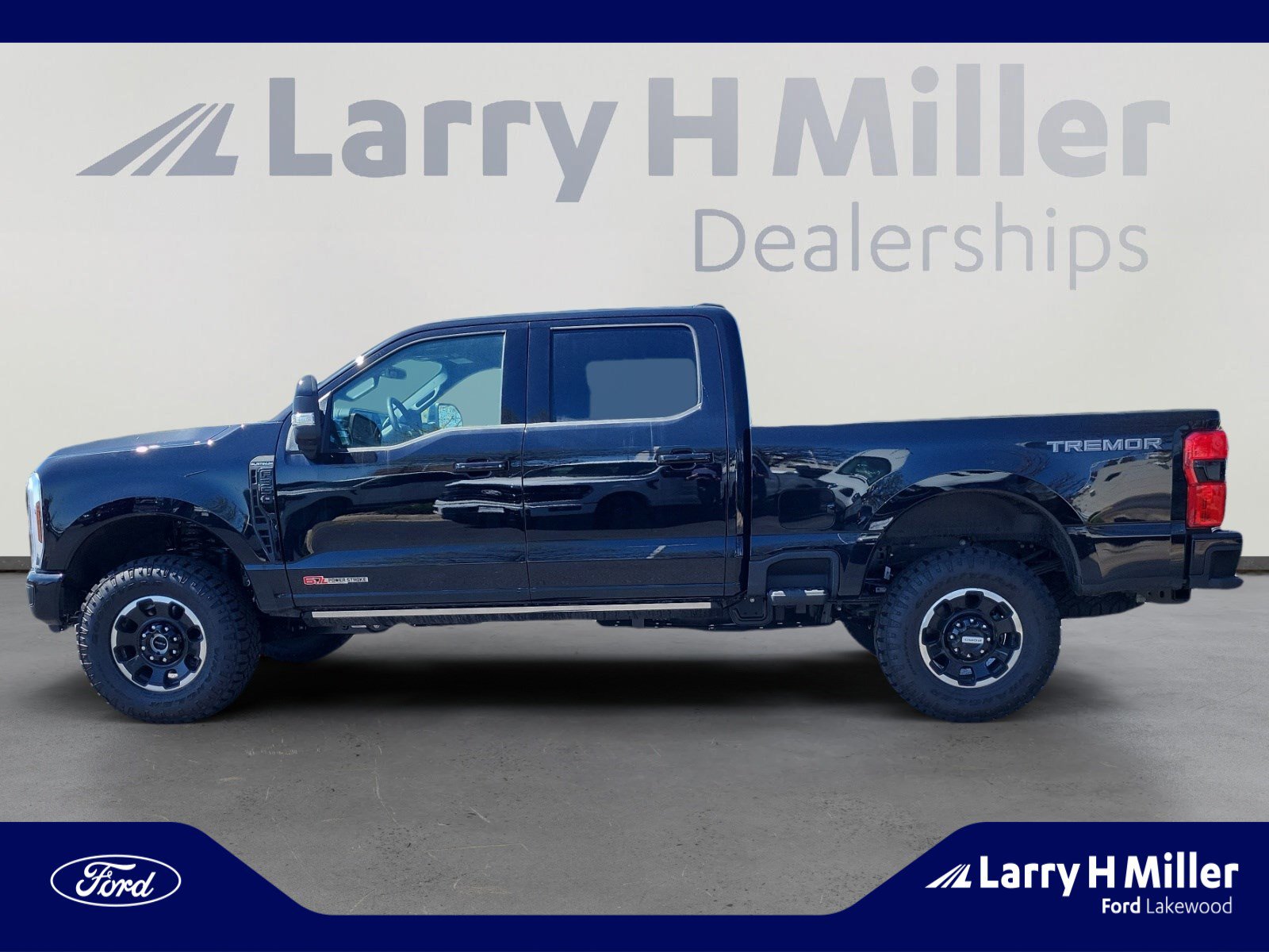 New 2025 Ford F350 Platinum w/ Tremor Off-Road Package image 2