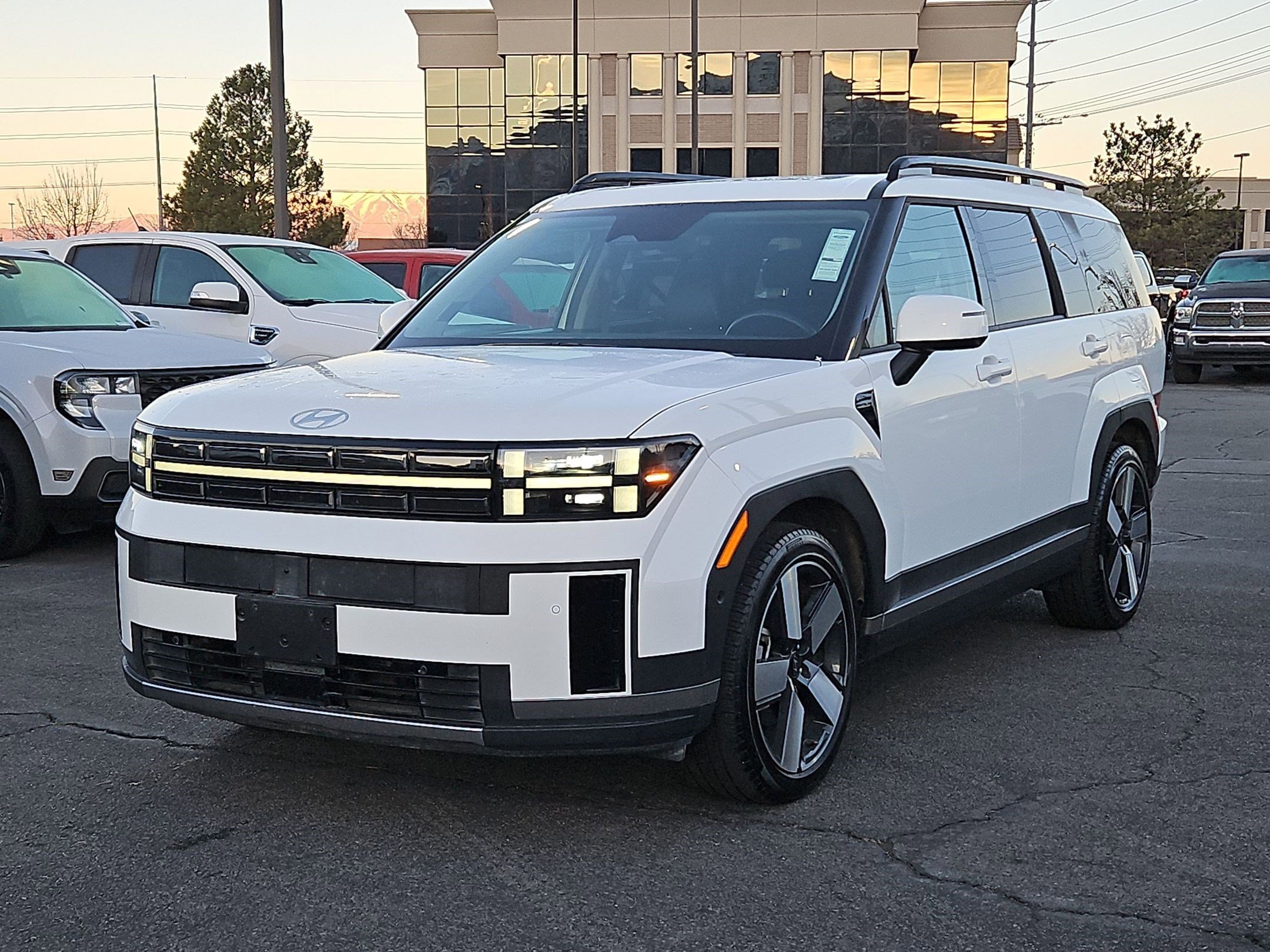 Used 2025 Hyundai Santa Fe Limited image 11